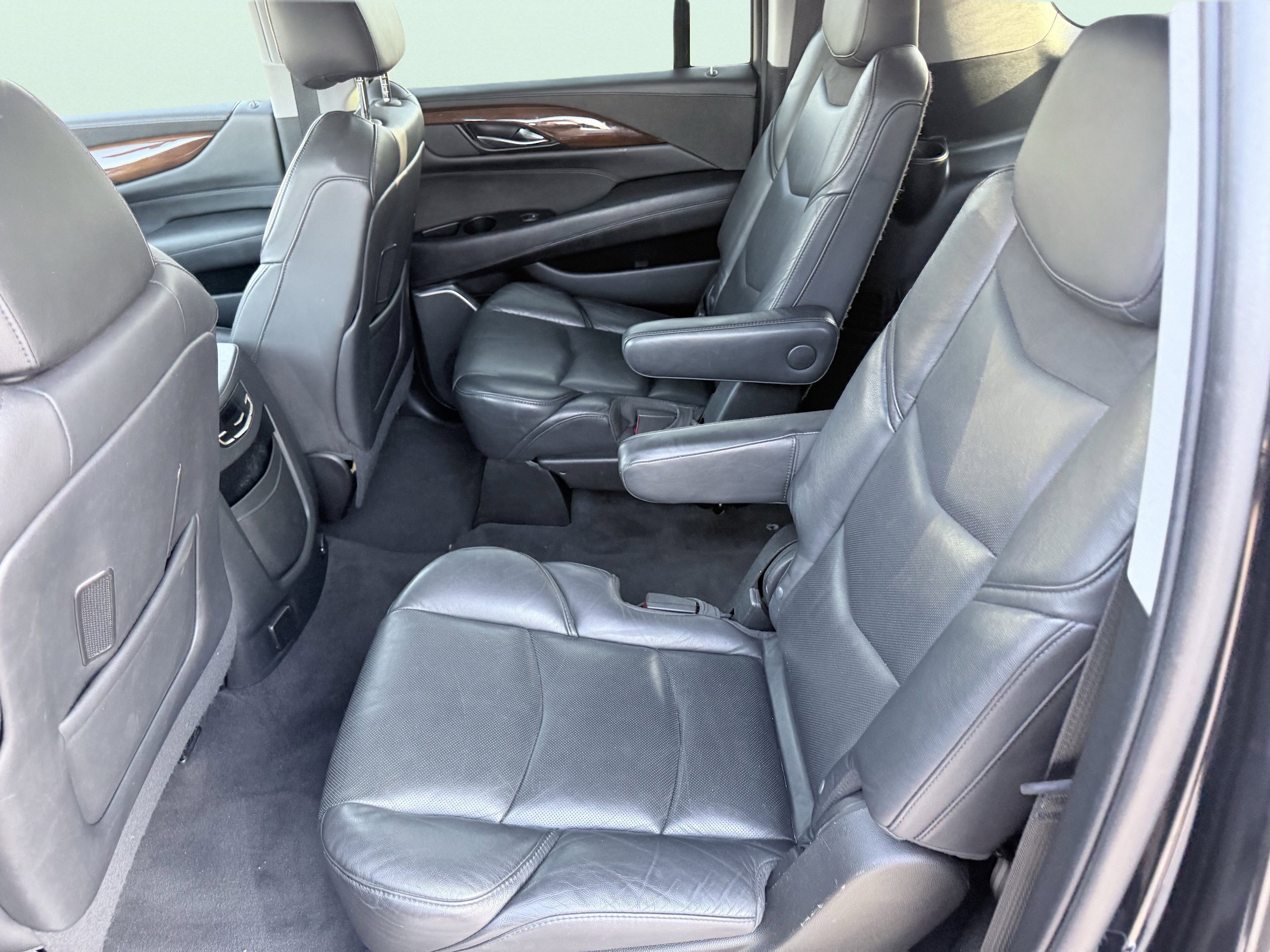 Used 2020 Cadillac Escalade ESV 2WD image 30