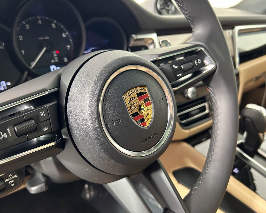 New 2026 Porsche Macan AWD/4WD image 18