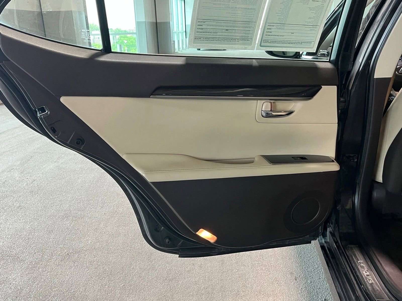 Used 2018 Lexus ES 350 w/ Premier Package FWD image 34