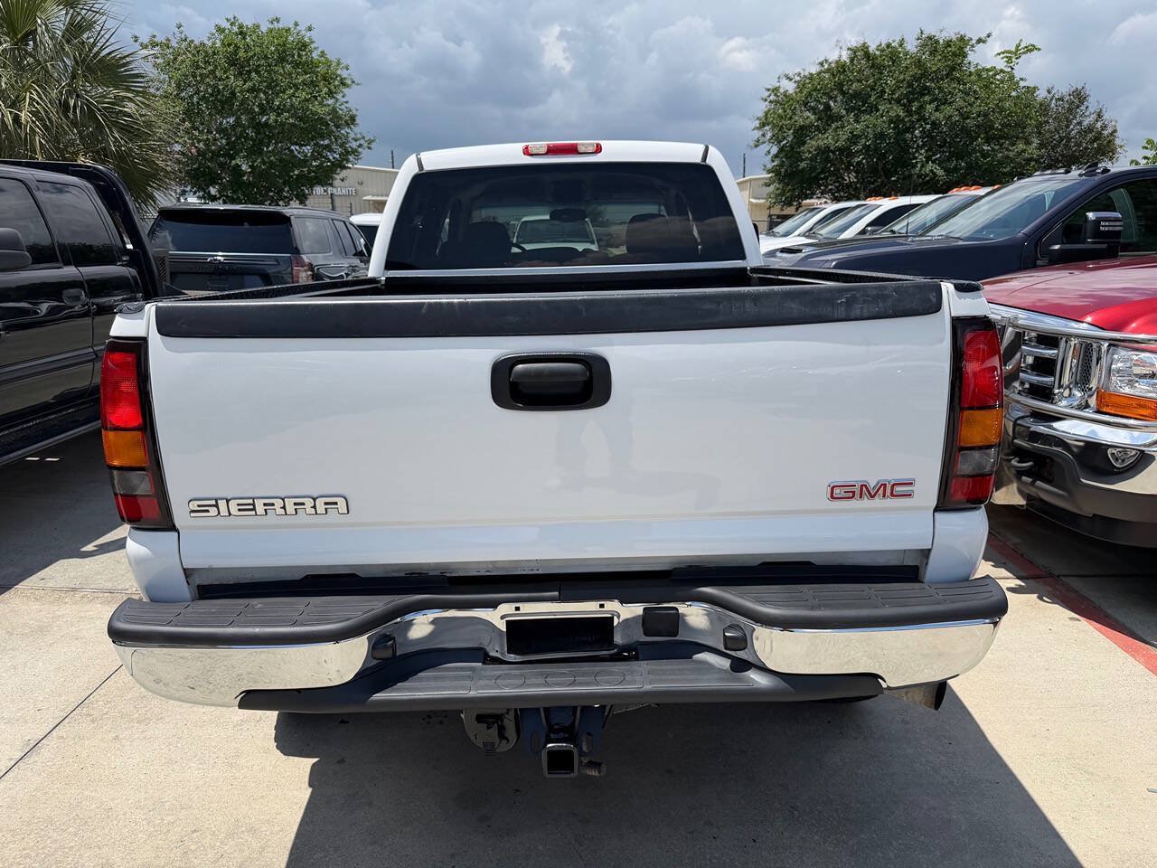 Used 2006 GMC Sierra 2500 SLE w/ Heavy-Duty Power Package AWD/4WD image 57