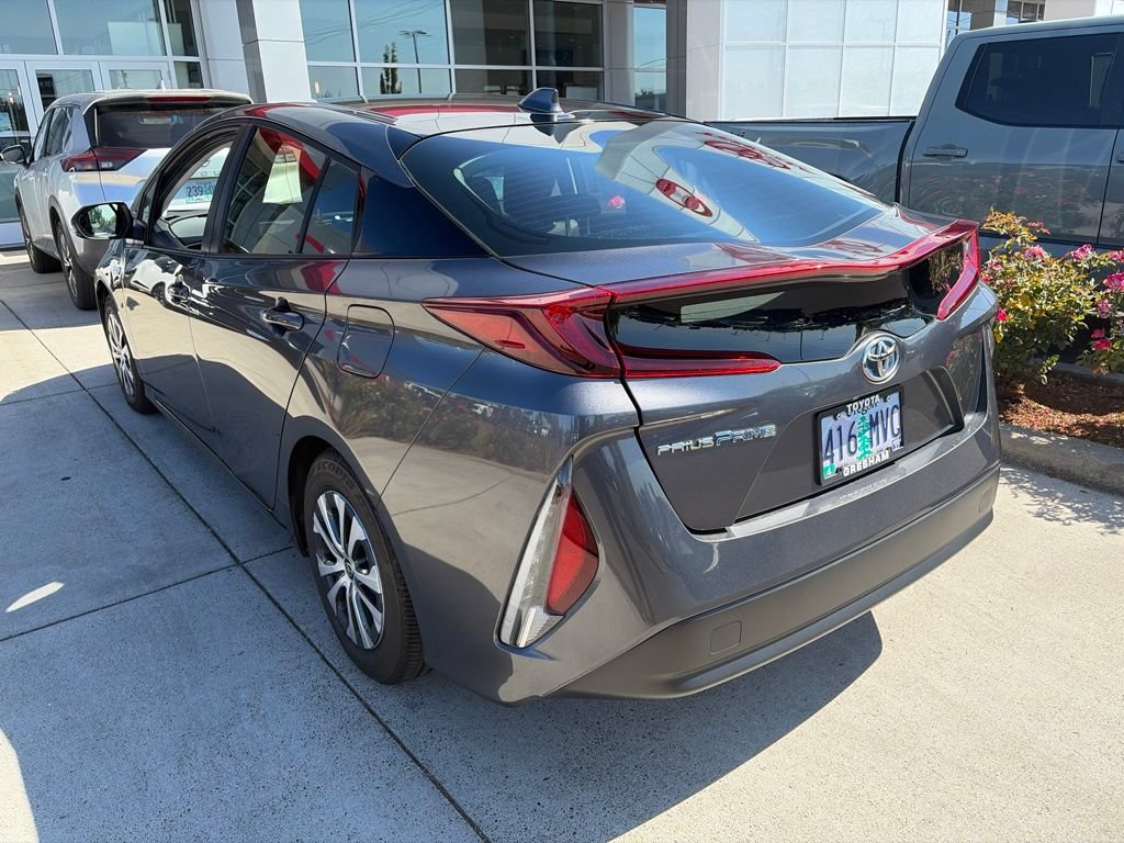 Used 2021 Toyota Prius Prime LE w/ Carpet Mat Package (TMS) FWD image 2