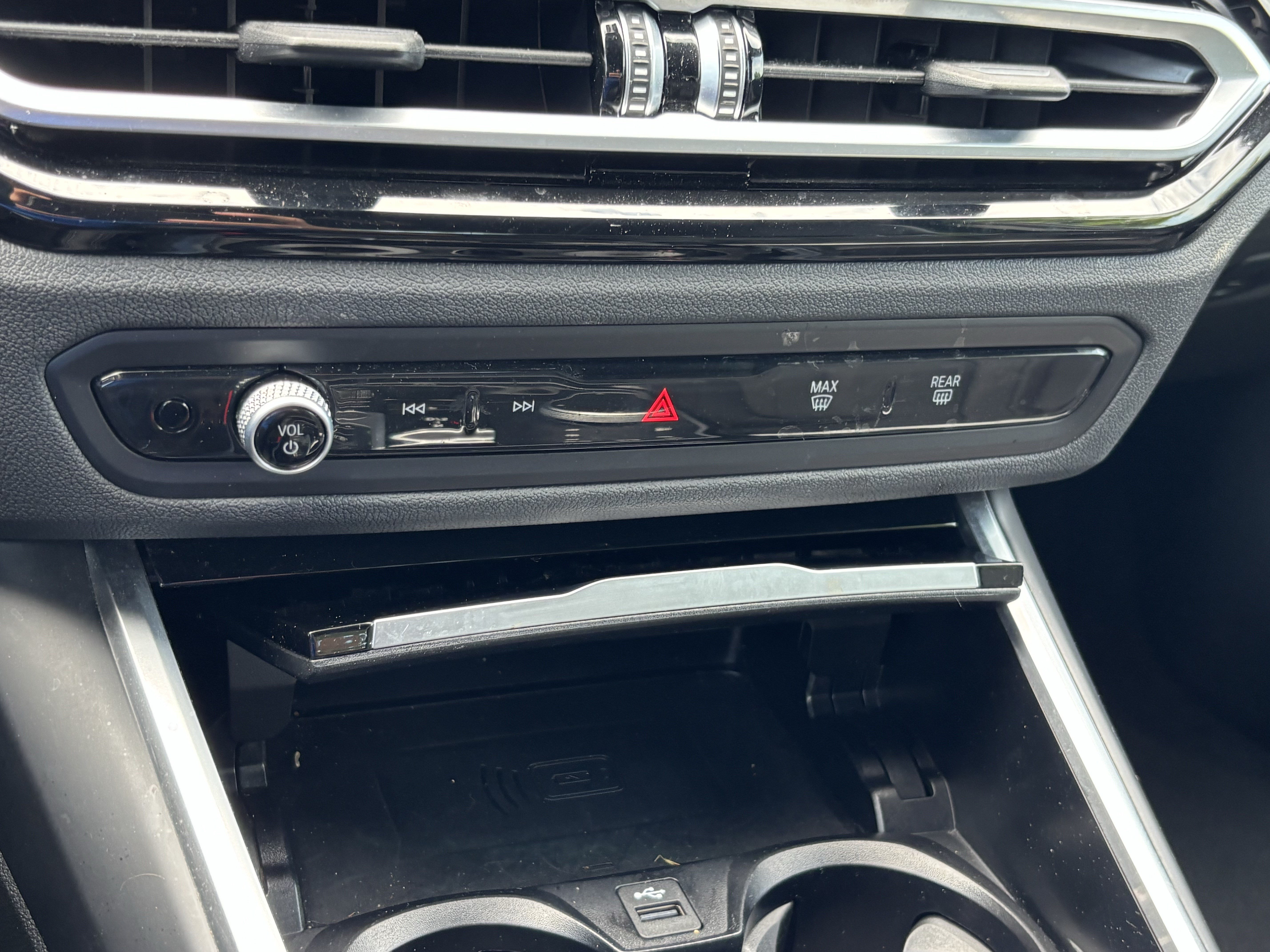 Used 2024 BMW 230i Coupe w/ Convenience Package RWD image 31