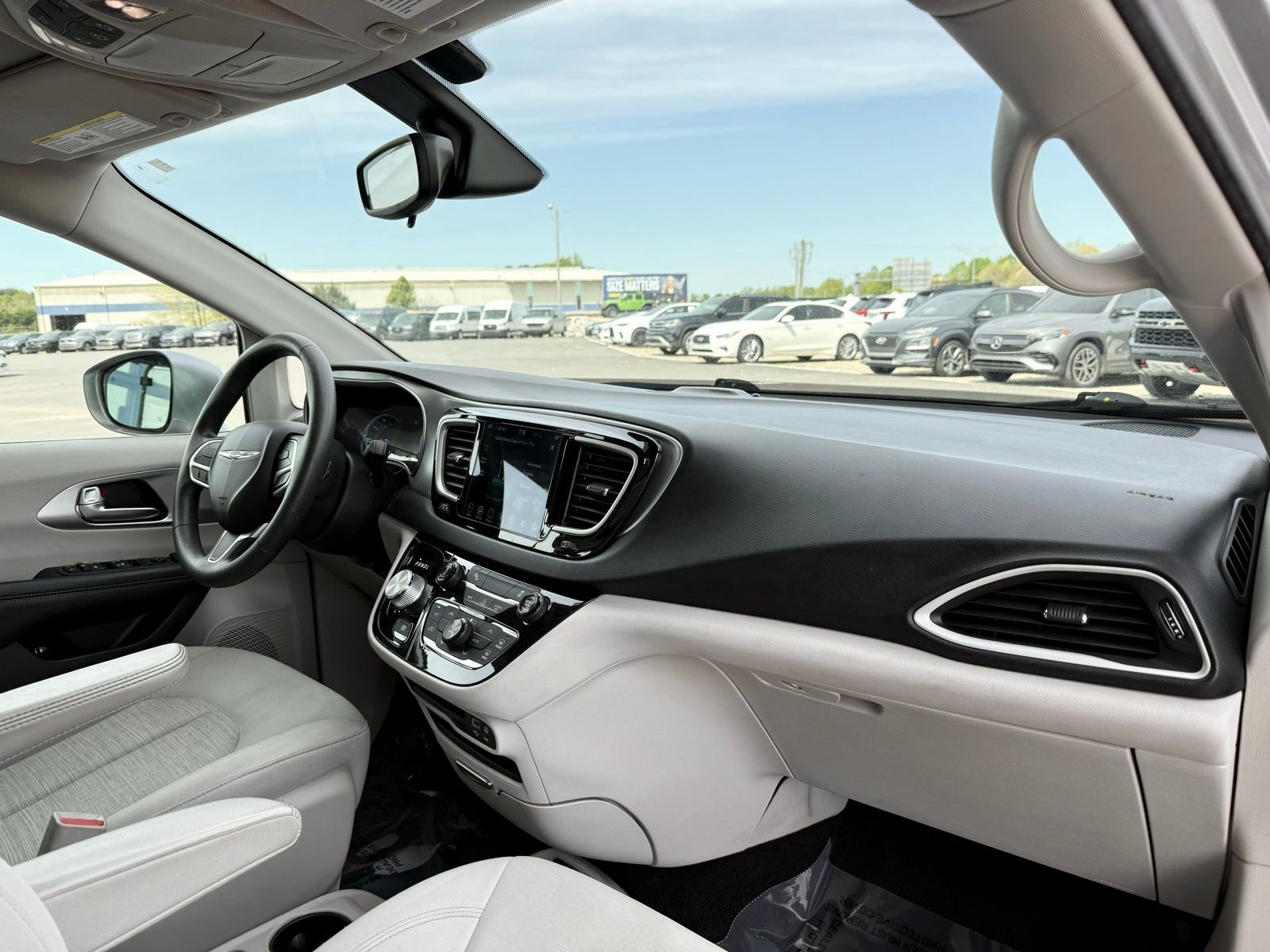 Used 2018 Chrysler Pacifica Touring Plus image 30