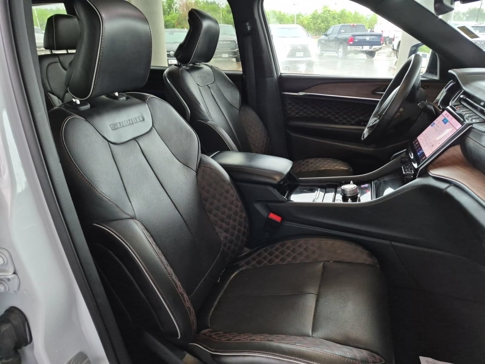 Used 2023 Jeep Grand Cherokee L Summit w/ High Altitude Package AWD/4WD image 7