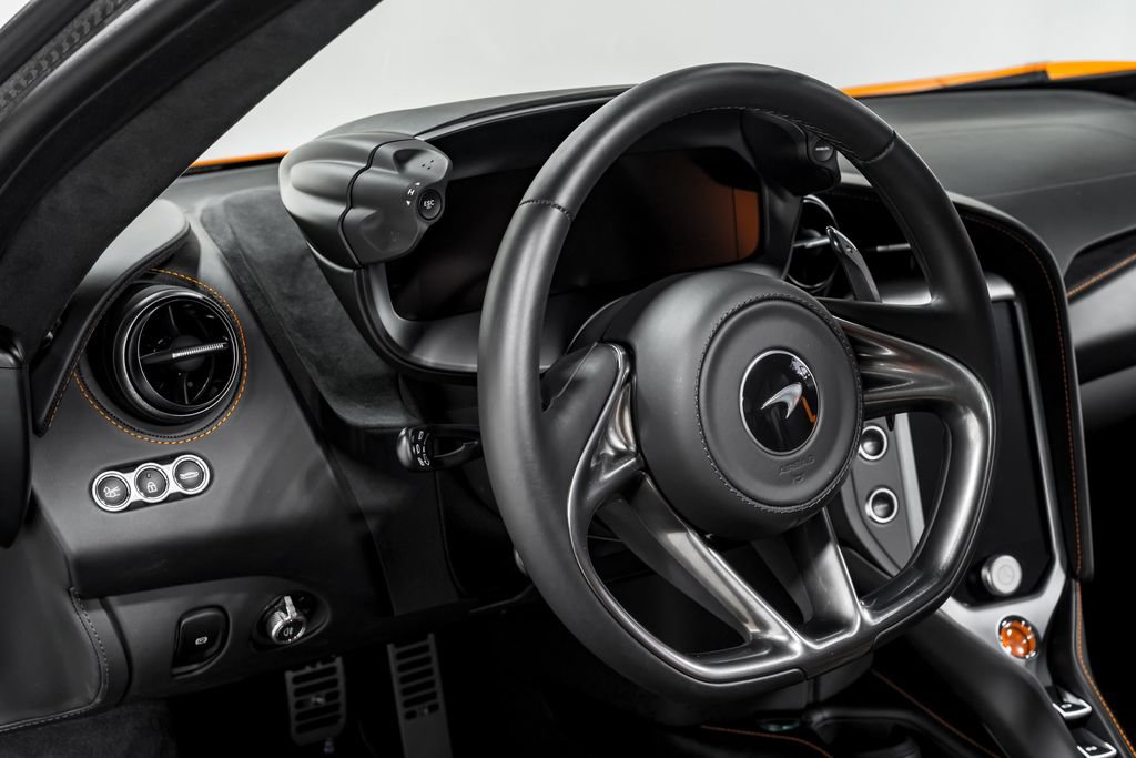 Used 2026 McLaren 750S RWD image 12