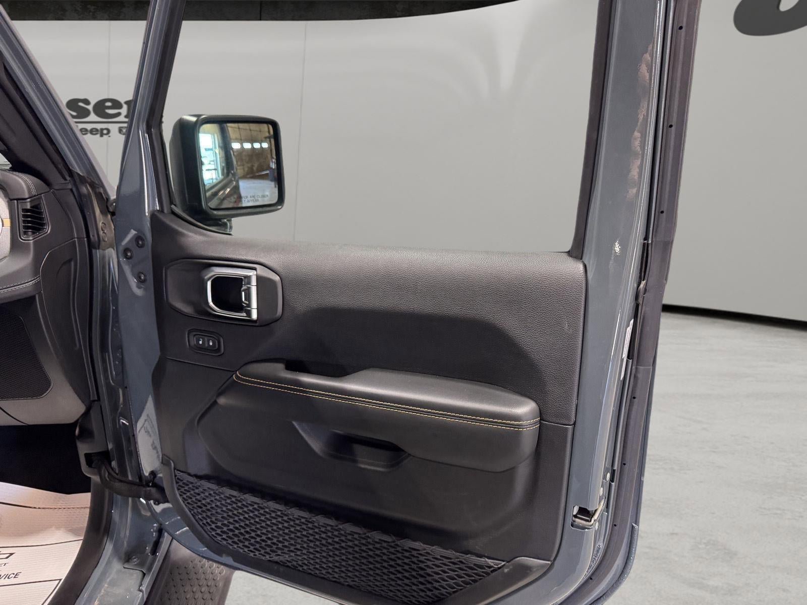 Used 2025 Jeep Wrangler Unlimited Sahara AWD/4WD image 14