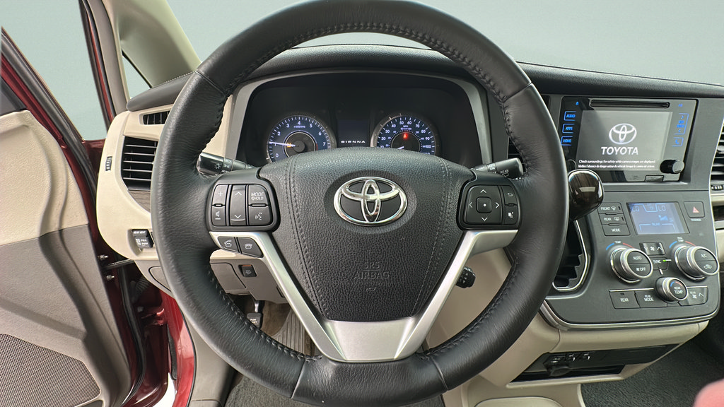 Used 2017 Toyota Sienna XLE w/ XLE Navigation Package AWD/4WD image 17