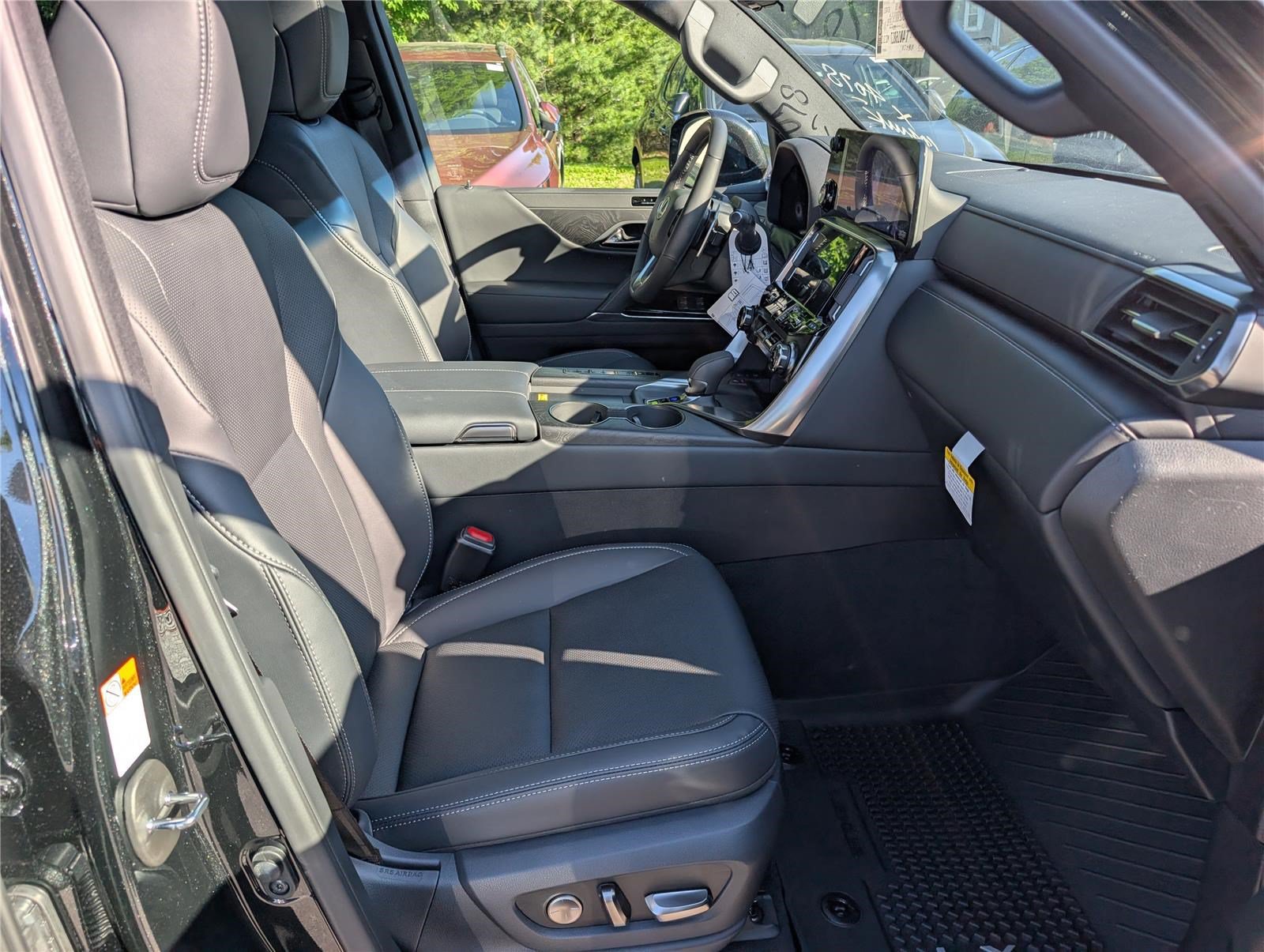 New 2026 Lexus LX 700h Luxury AWD/4WD image 7