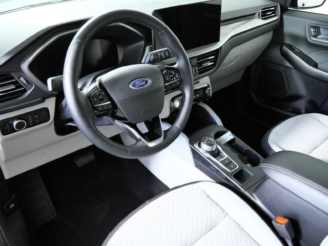 Certified 2023 Ford Escape Active w/ Tech Pack #1 AWD/4WD image 3
