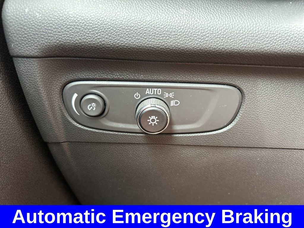 Used 2023 Buick Envision Essence image 25