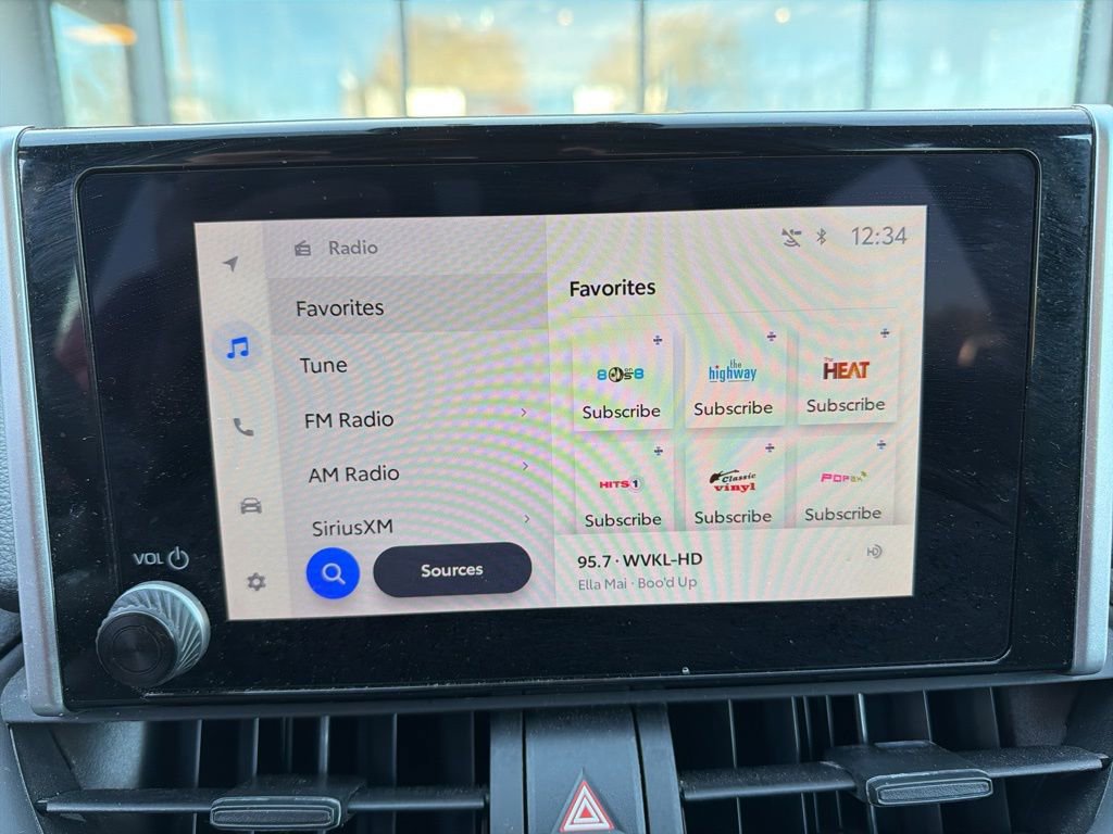 Used 2025 Toyota RAV4 XLE image 19