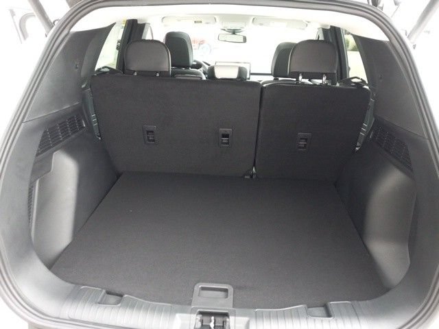 New 2025 Ford Escape SE w/ PHEV Premium Package FWD image 32