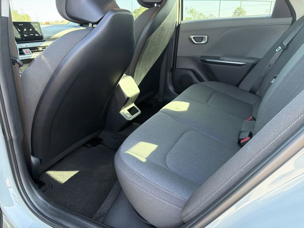 Used 2025 Kia K4 LXS FWD image 14