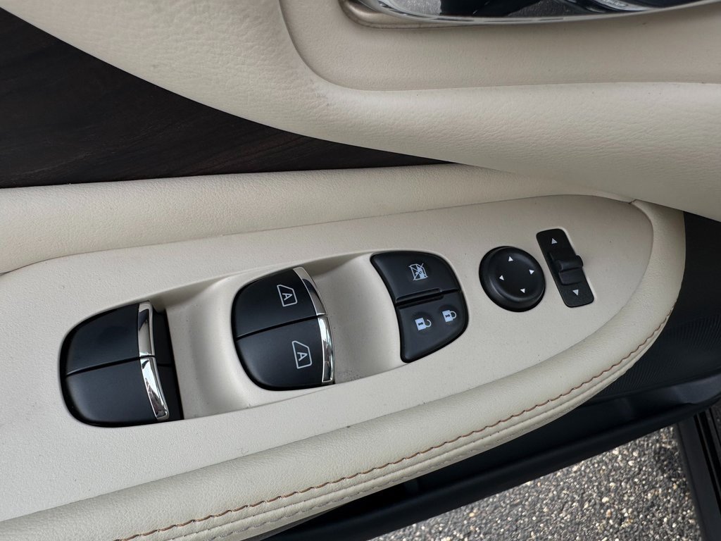 Used 2022 Nissan Murano Platinum w/ Cargo Package image 13