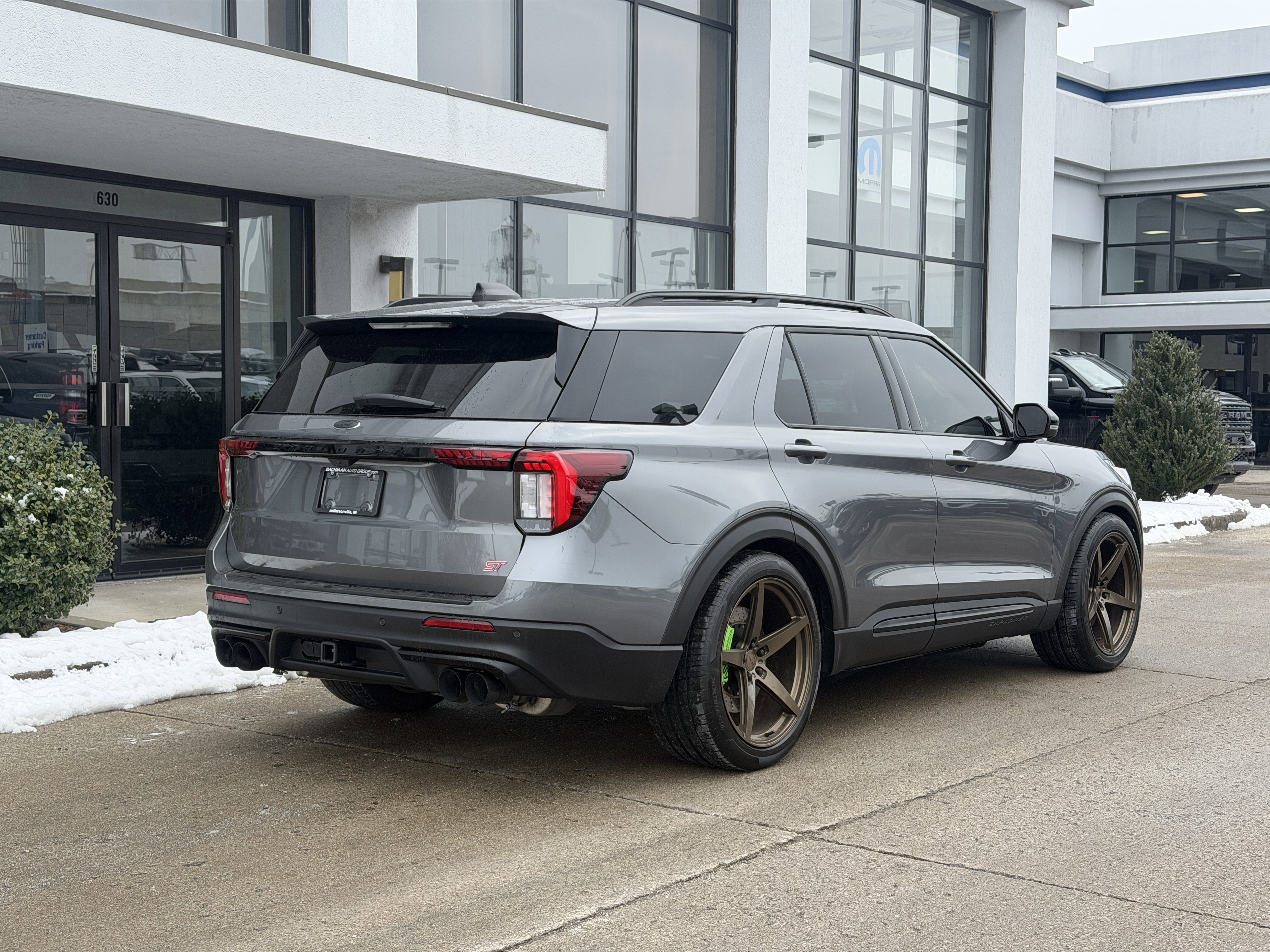 Used 2025 Ford Explorer ST image 4