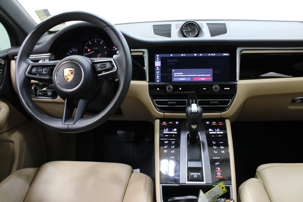Used 2023 Porsche Macan AWD/4WD image 16