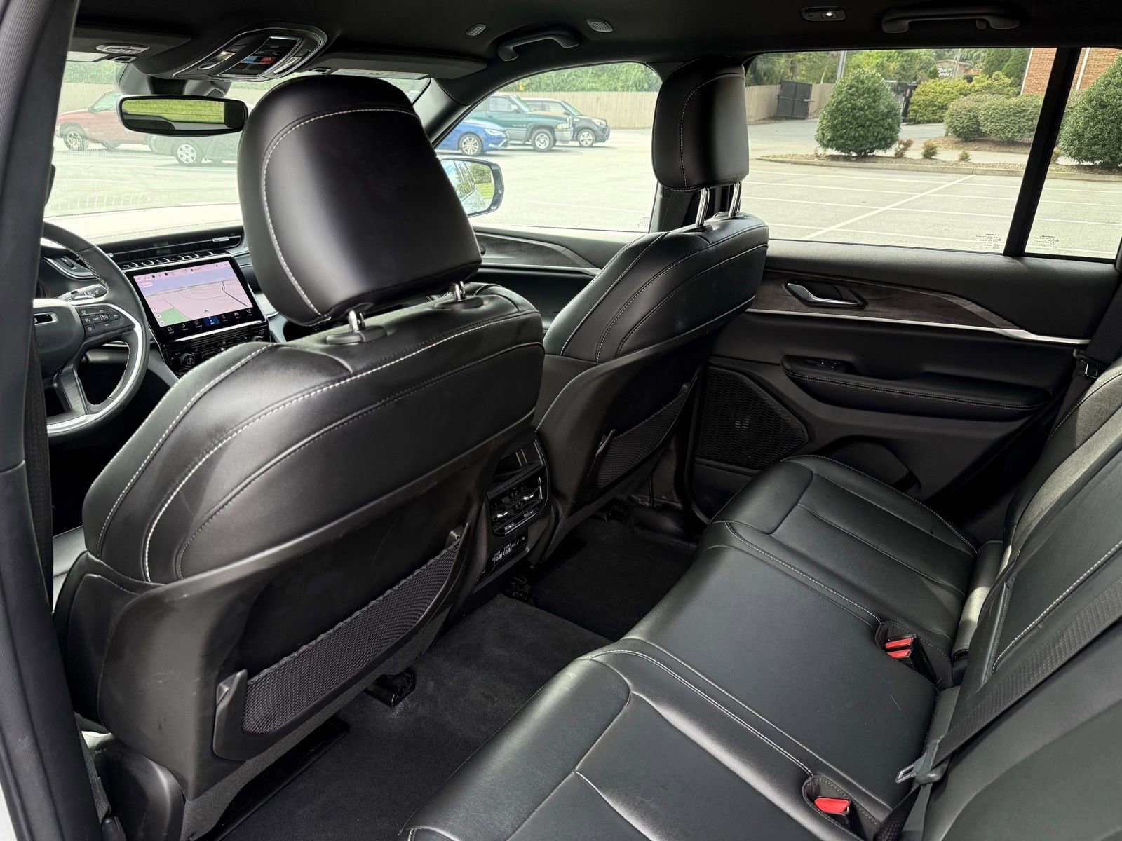 Used 2024 Jeep Grand Cherokee Limited image 16