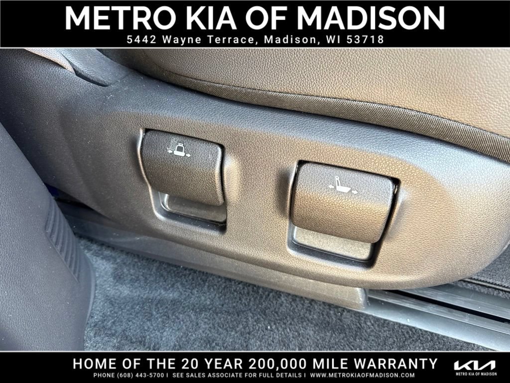 Used 2025 Kia Carnival SX Prestige FWD image 39
