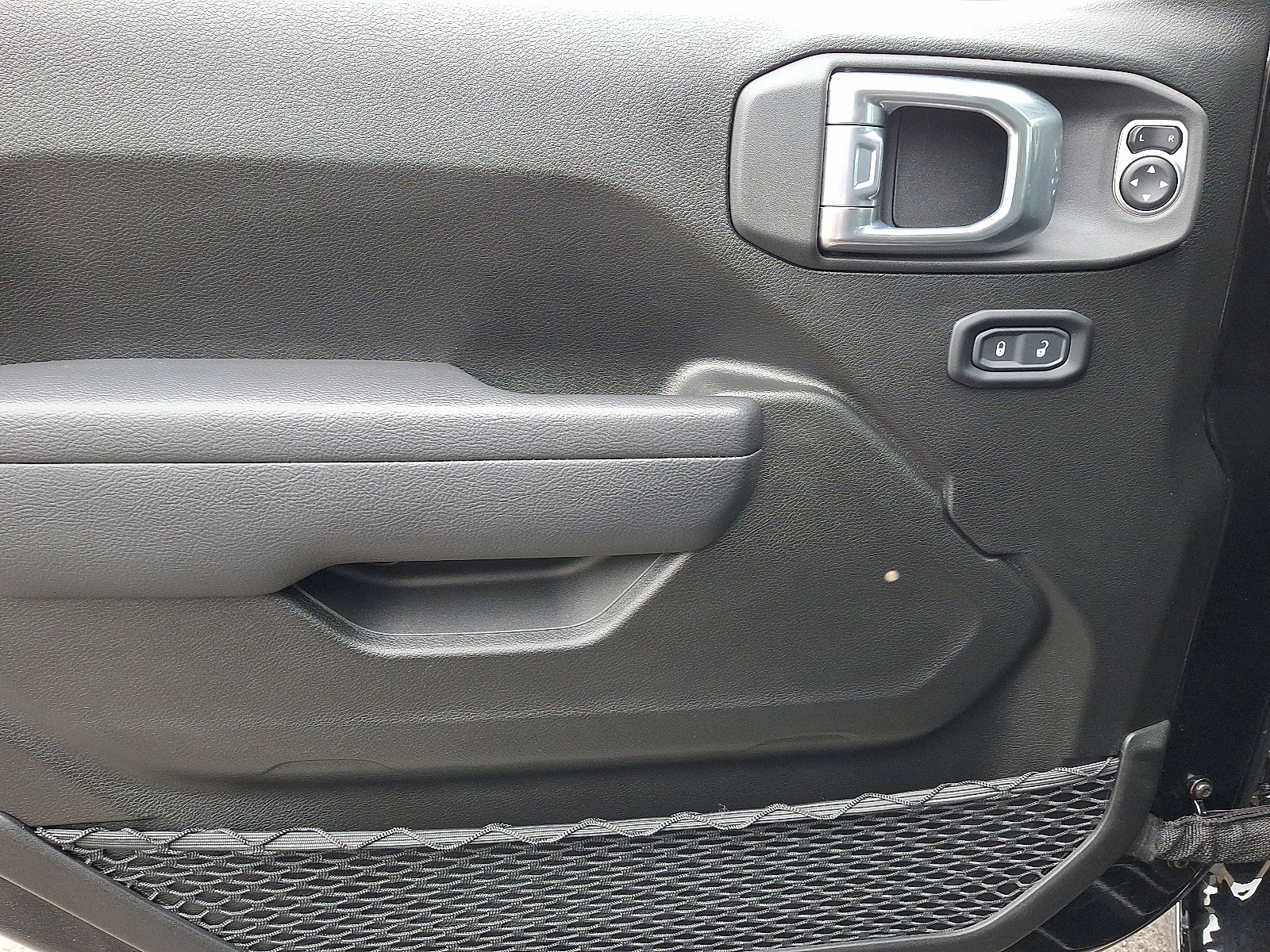 Used 2024 Jeep Wrangler Sport S image 13