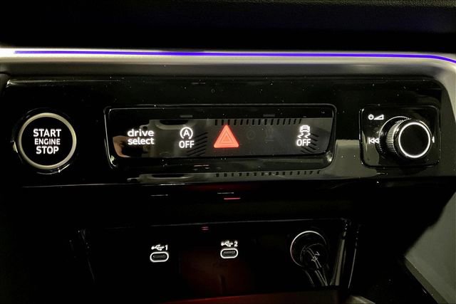 Used 2025 Audi Q5 Premium w/ Convenience Package image 23