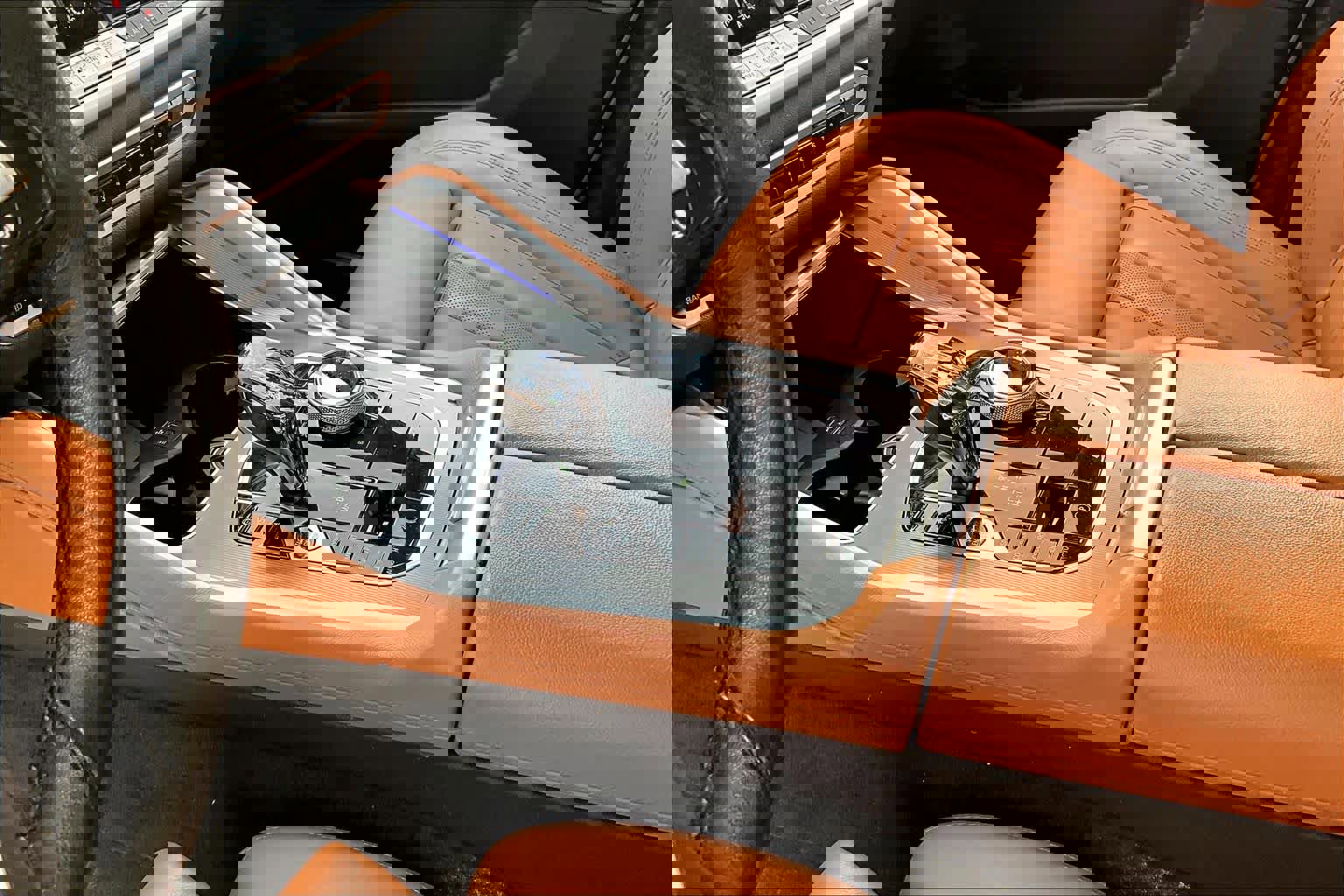 Used 2022 BMW X6 xDrive40i w/ Executive Package image 17