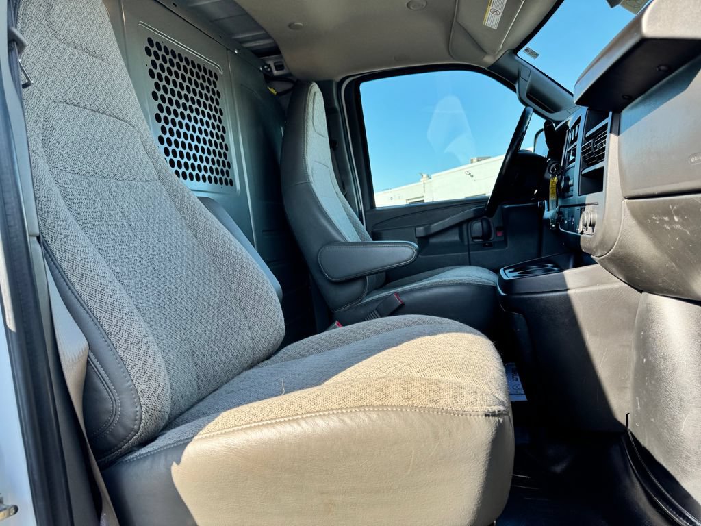 Used 2023 GMC Savana 2500 w/ Driver Convenience Package RWD image 10