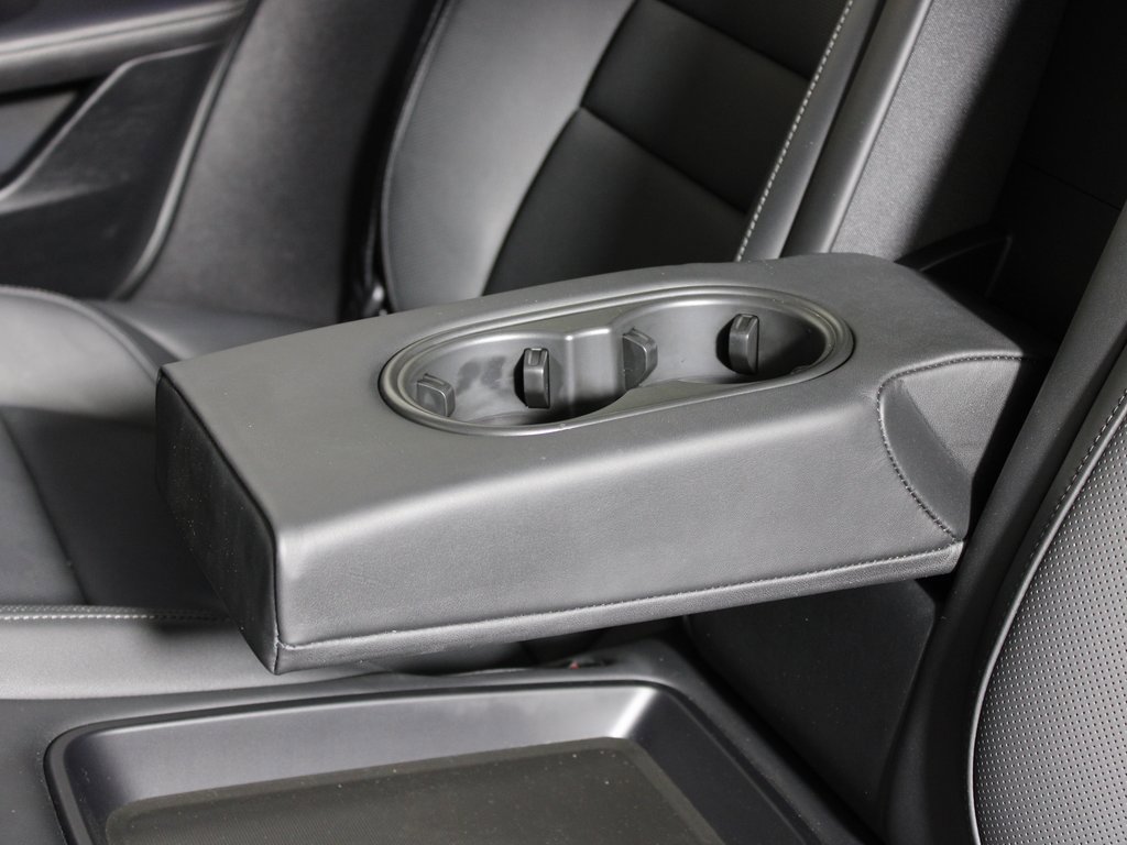 Used 2020 Porsche Taycan Turbo image 39