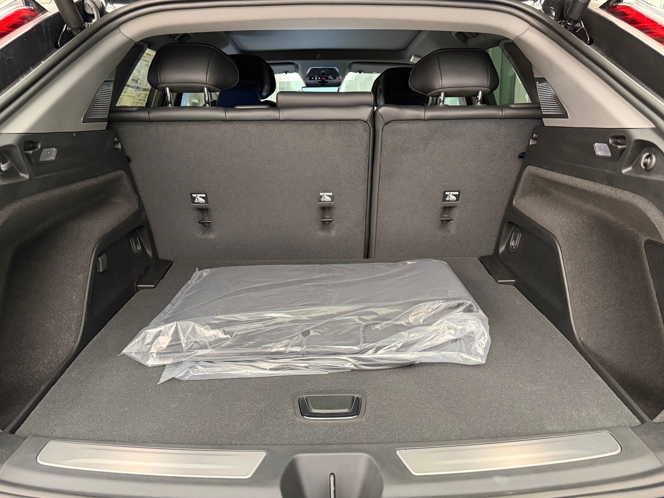 New 2027 Cadillac Optiq V w/ Deep Ocean Design Edition AWD/4WD image 40