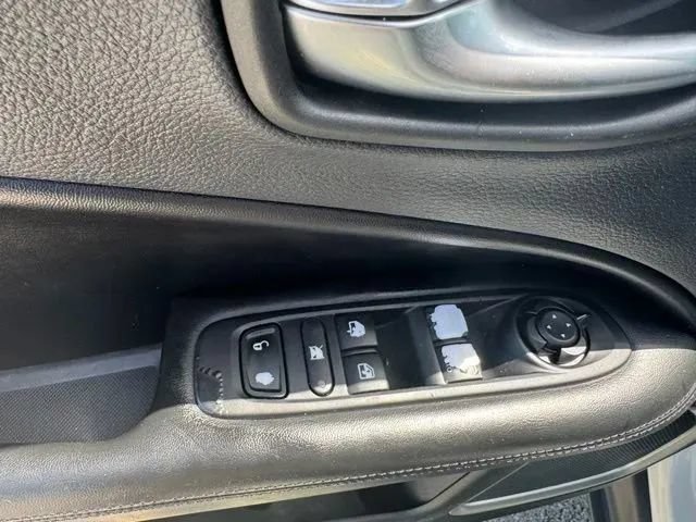 Used 2021 Jeep Compass Latitude FWD image 12
