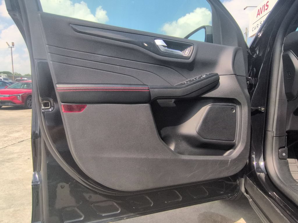 Used 2025 Ford Escape ST-Line AWD/4WD image 11