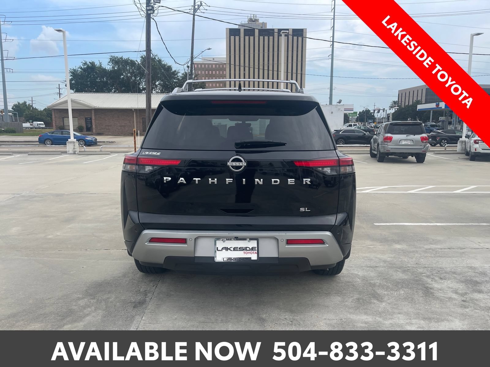 Used 2024 Nissan Pathfinder SL FWD image 4