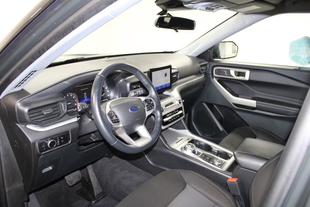 Used 2023 Ford Explorer XLT image 22