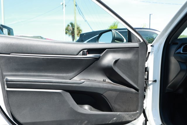 Used 2021 Toyota Camry SE w/ Convenience Package FWD image 21