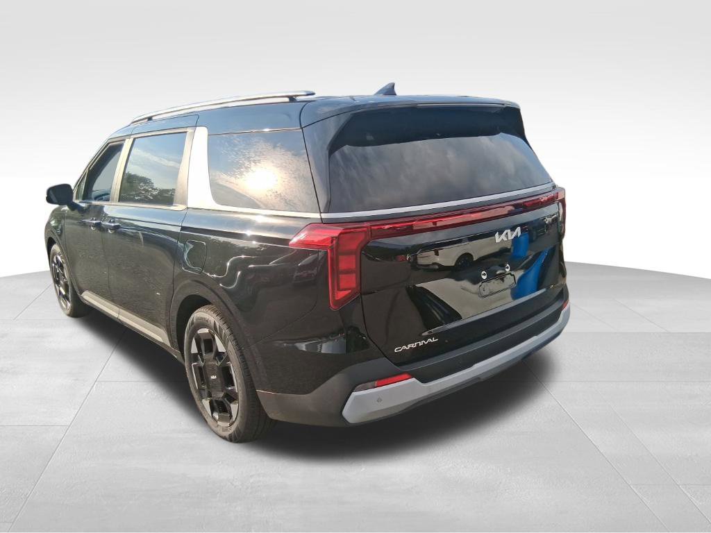 Certified 2026 Kia Carnival EX FWD image 8