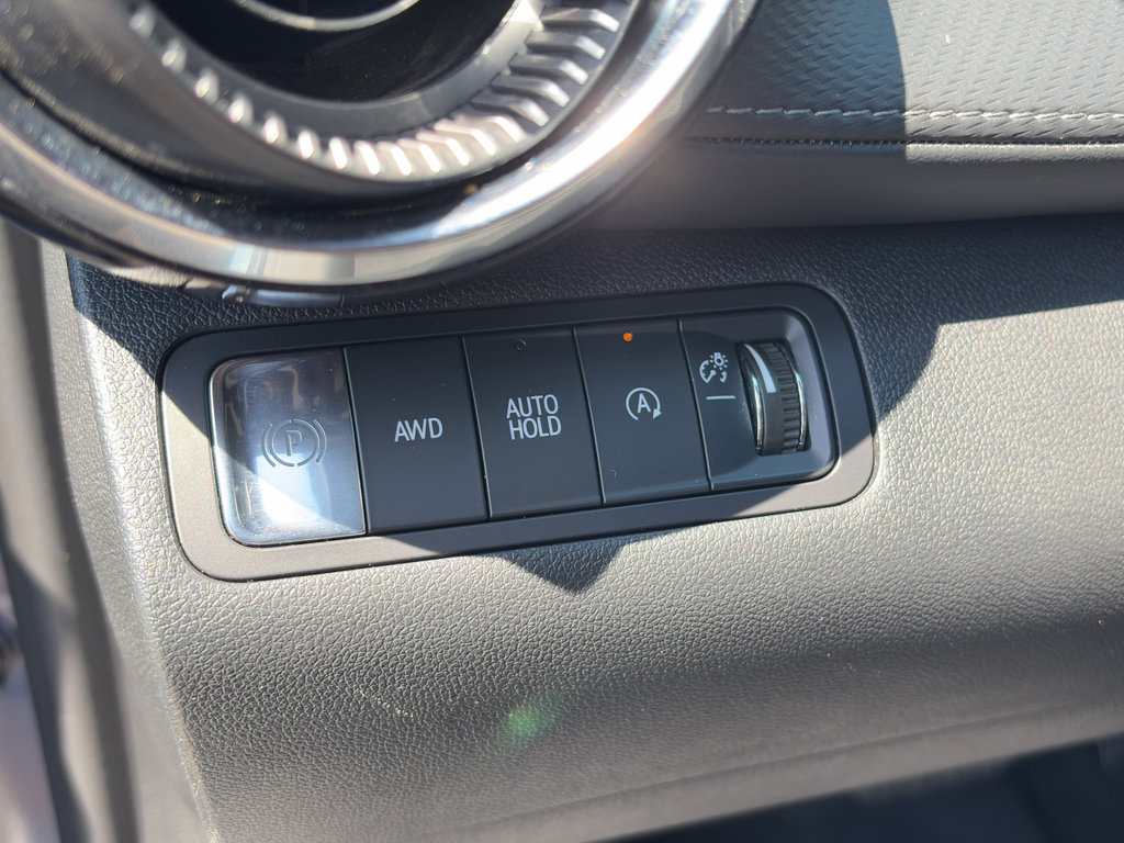 Certified 2025 Chevrolet Equinox LT AWD/4WD image 13