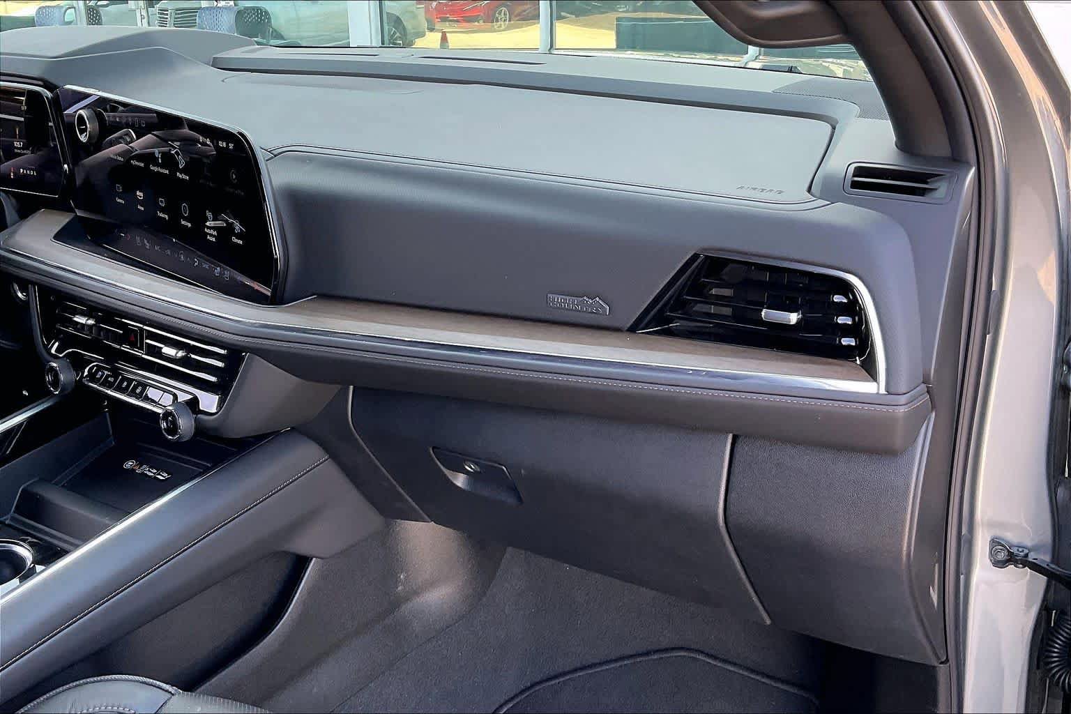 Certified 2025 Chevrolet Tahoe High Country AWD/4WD image 18