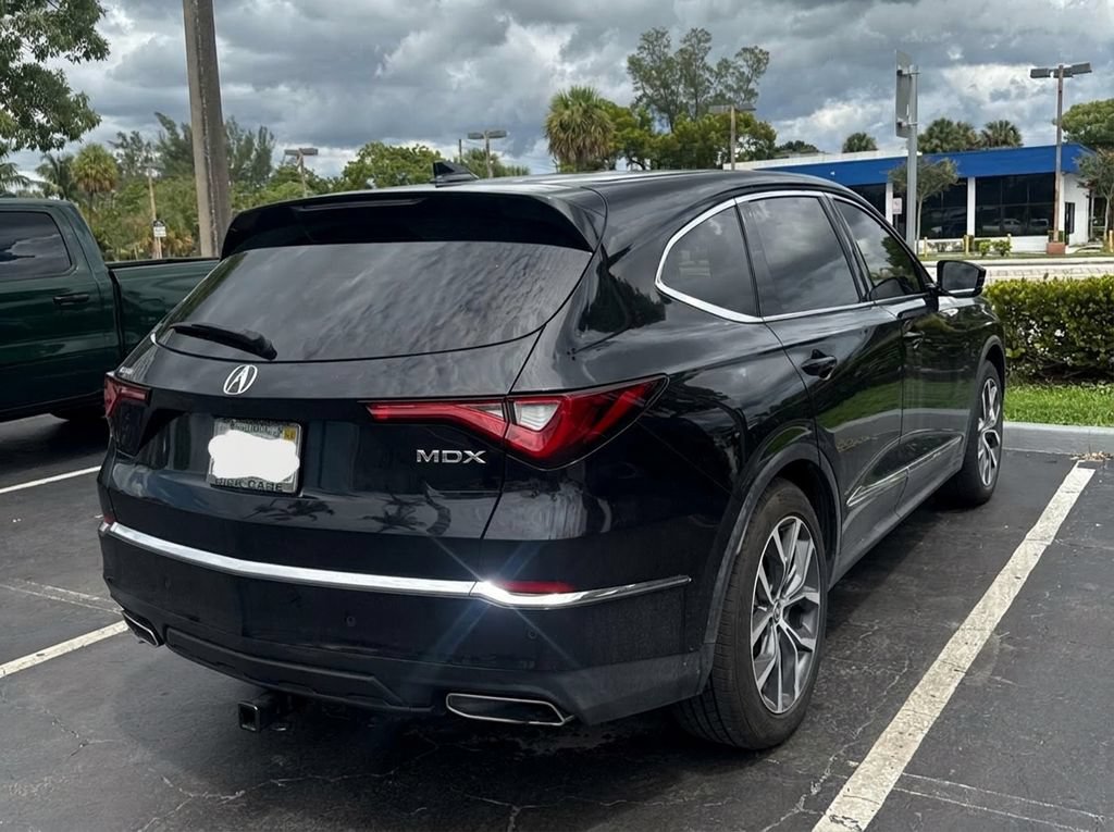 Used 2022 Acura MDX w/ Technology Package FWD image 2