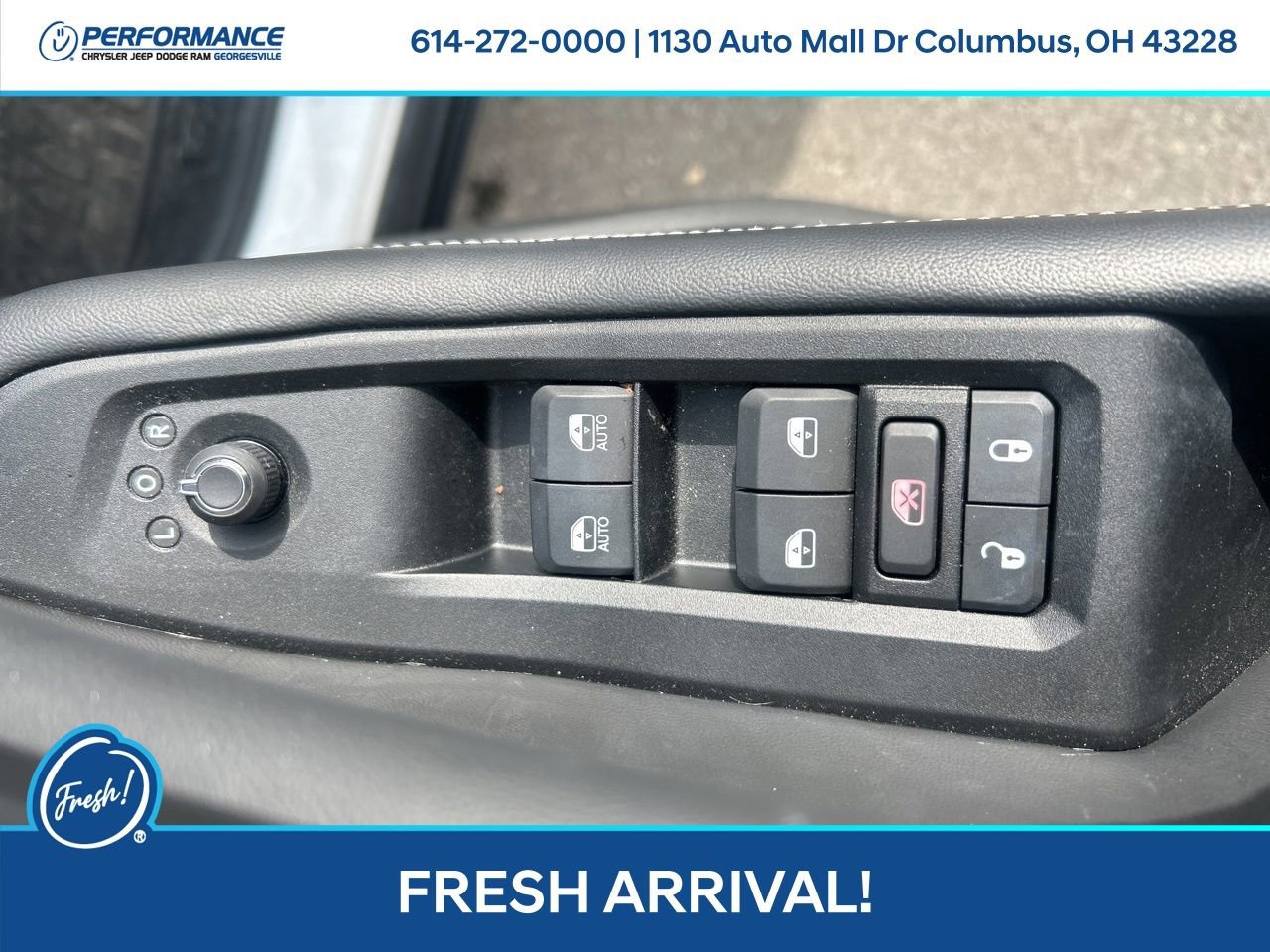 Used 2023 Jeep Grand Cherokee Altitude AWD/4WD image 17