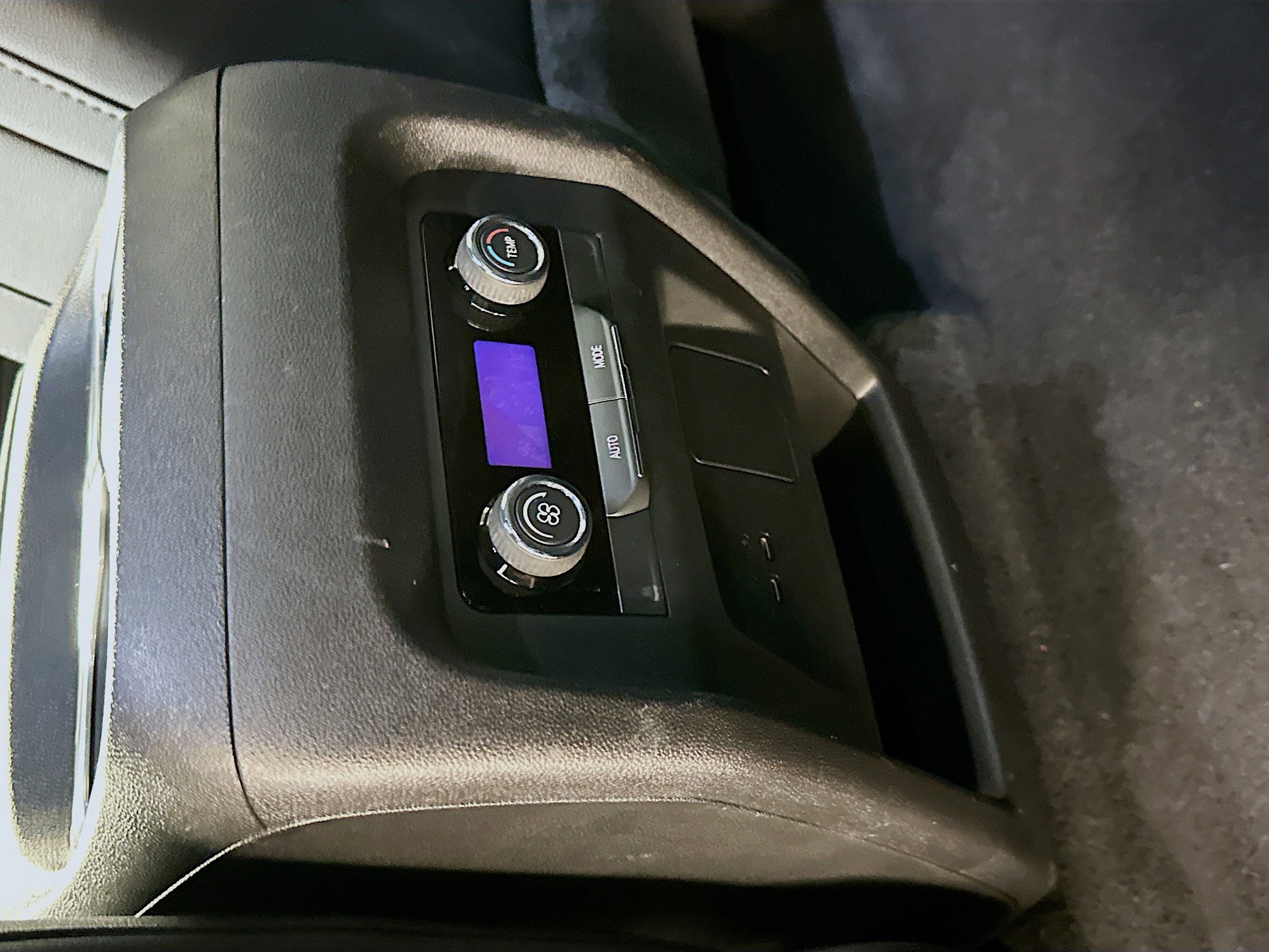 Used 2025 Chevrolet Traverse LT image 28