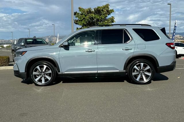 Certified 2024 Honda Pilot Touring image 7