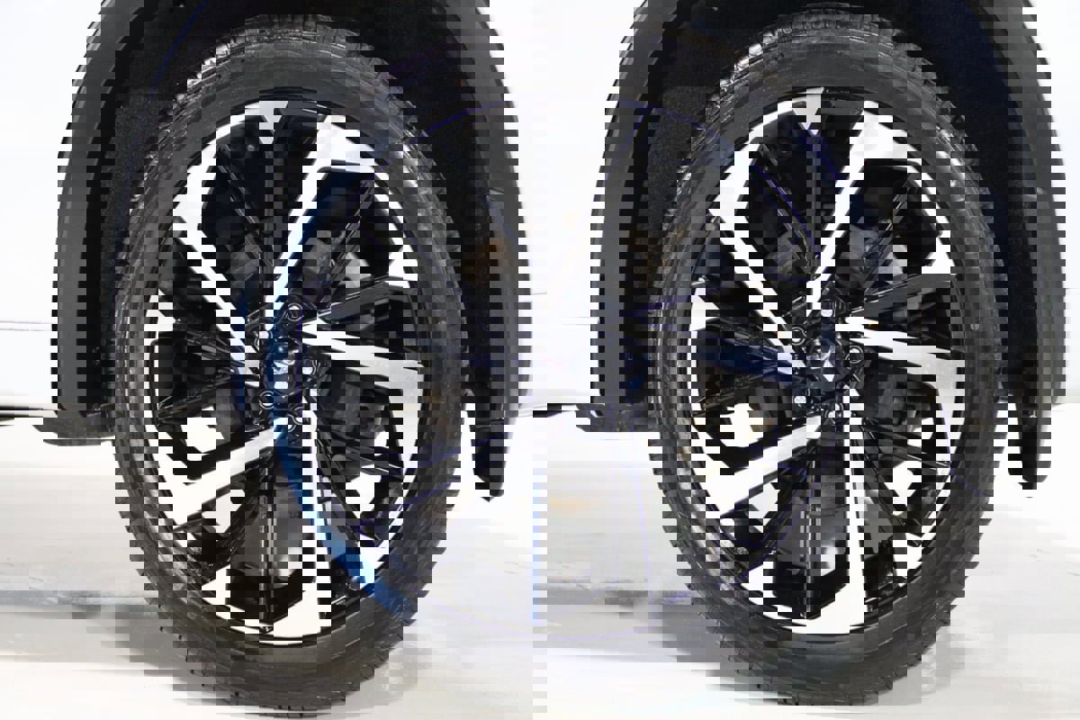 Used 2024 Mitsubishi Outlander 4WD Plug-In Hybrid image 78