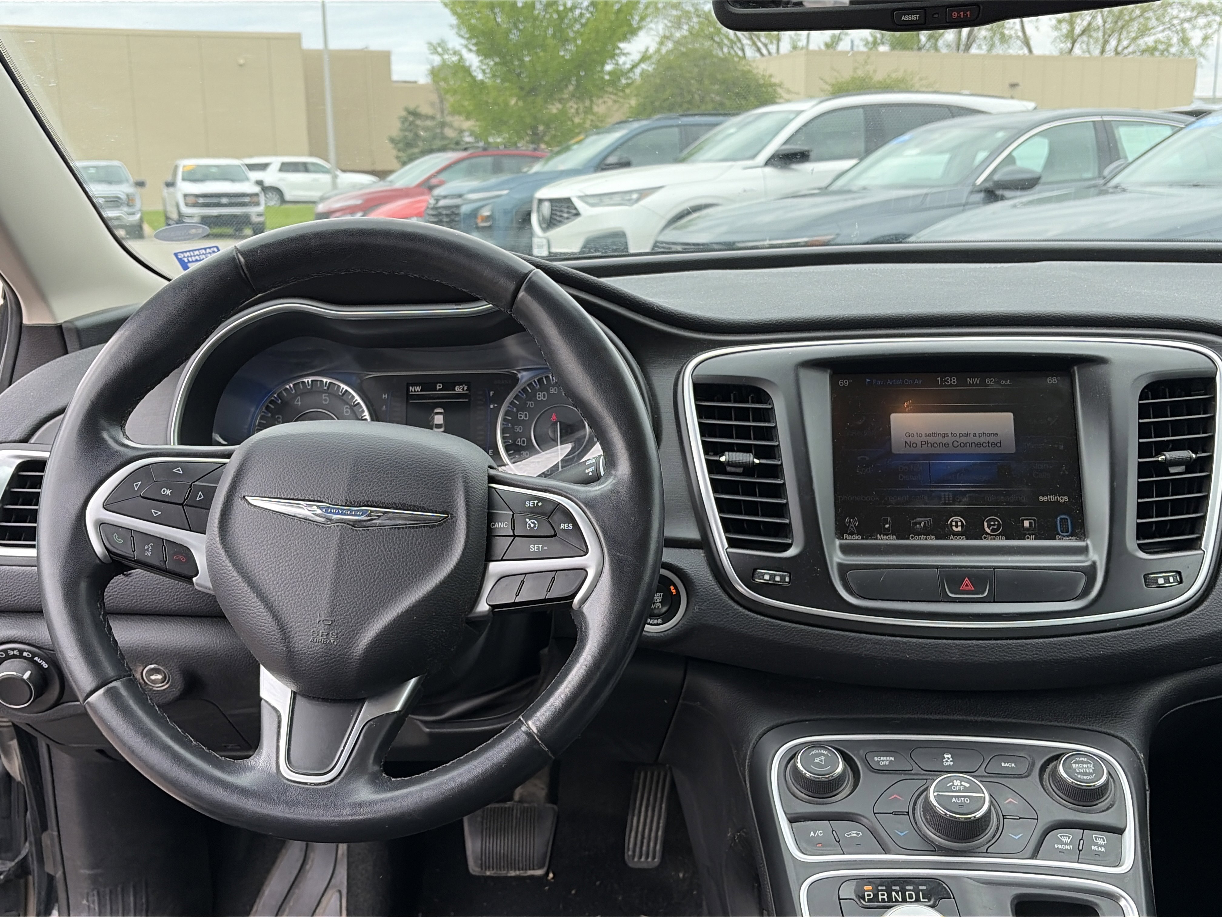 Used 2015 Chrysler 200 Limited w/ Convenience Group FWD image 9