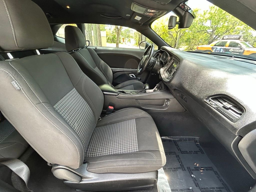 Used 2023 Dodge Challenger SXT image 32