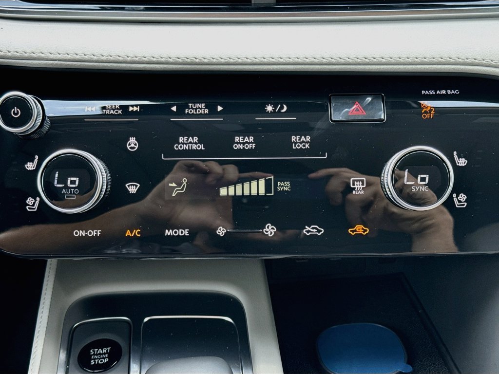 New 2027 INFINITI QX60 Luxe w/ Cargo Package FWD image 16