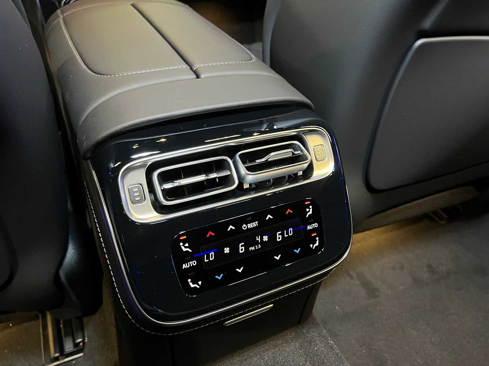 New 2025 Mercedes-Benz S 580 4MATIC Sedan image 24