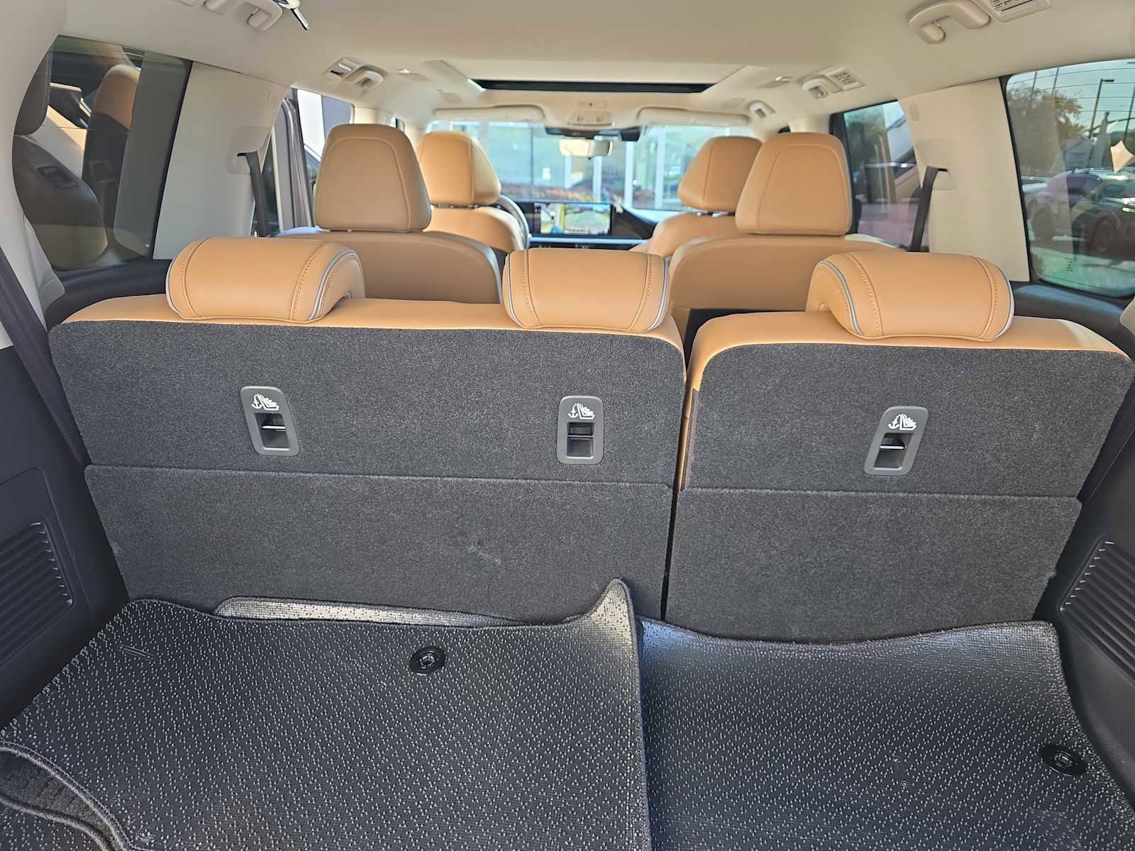 Certified 2025 INFINITI QX80 Sensory image 26