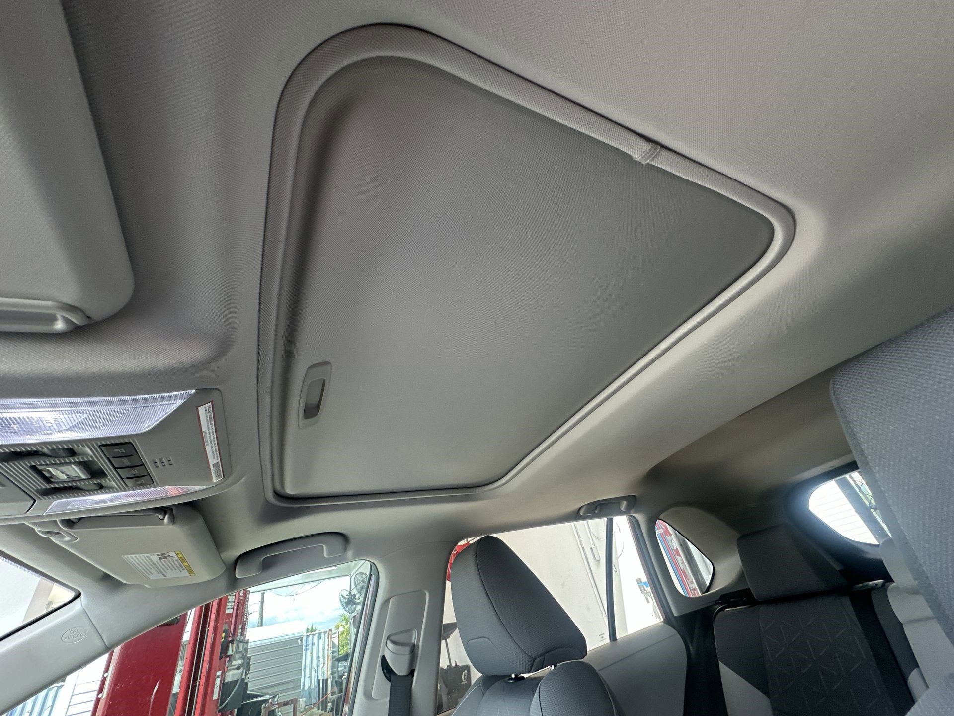 Used 2021 Toyota RAV4 XLE image 16