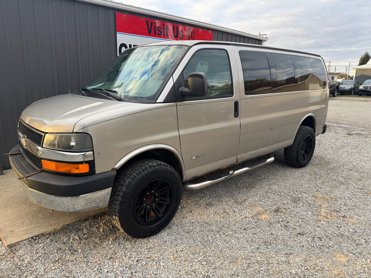 Used 2004 Chevrolet Express 3500 Passenger w/ LS Preferred Equipment Group image 1