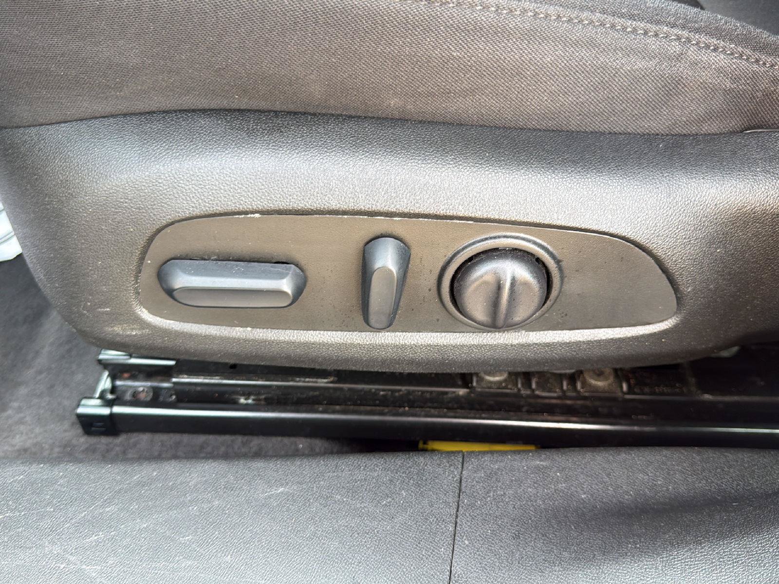 Used 2025 Chevrolet Malibu LT FWD image 19