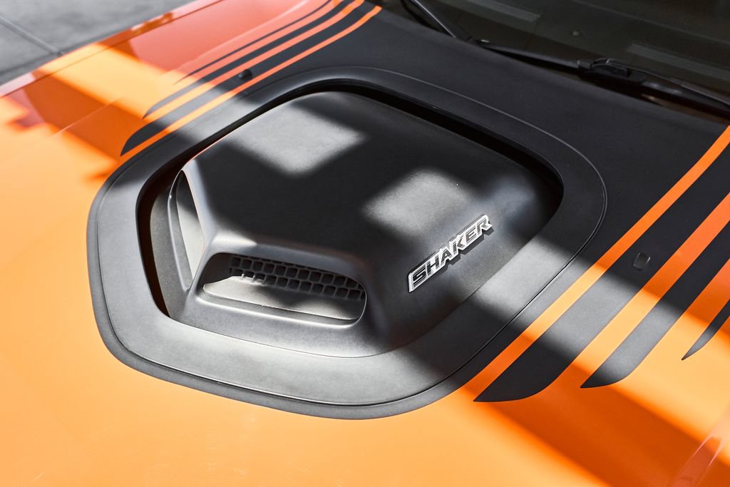 Used 2014 Dodge Challenger R/T RWD image 9